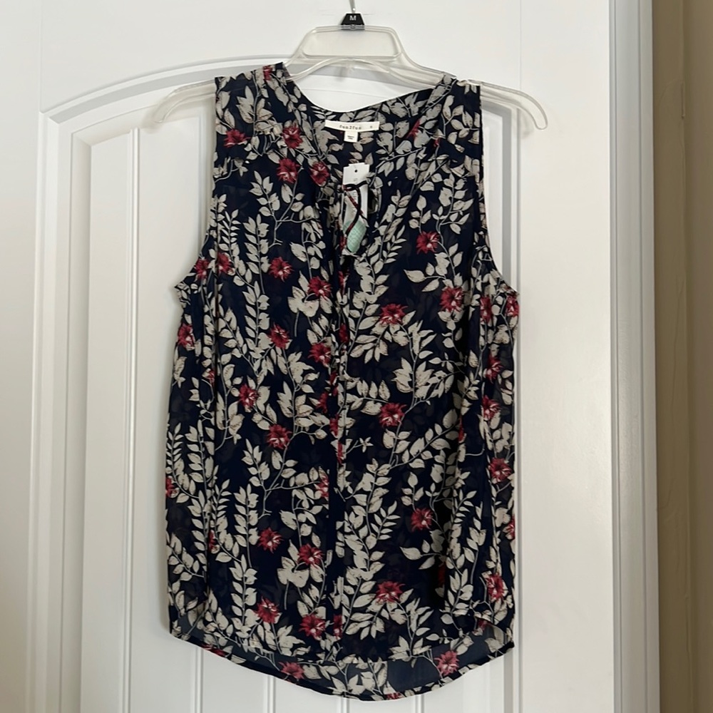 urica toe neck blouse, see through, size small